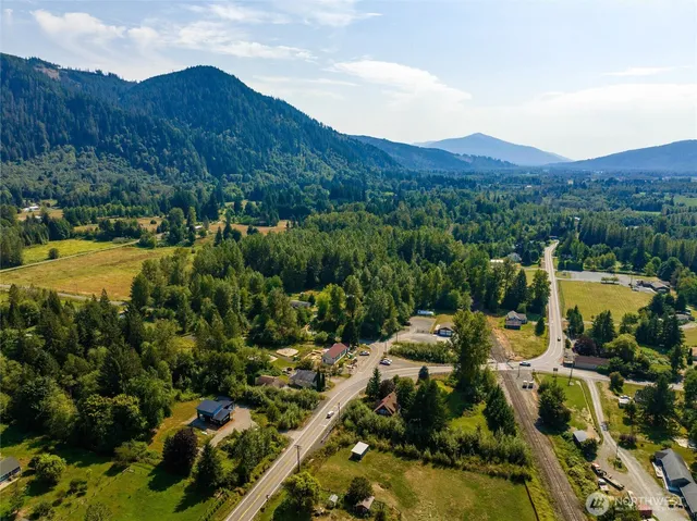 $675,000 | 4120 Valley Highway, Deming, WA 98244