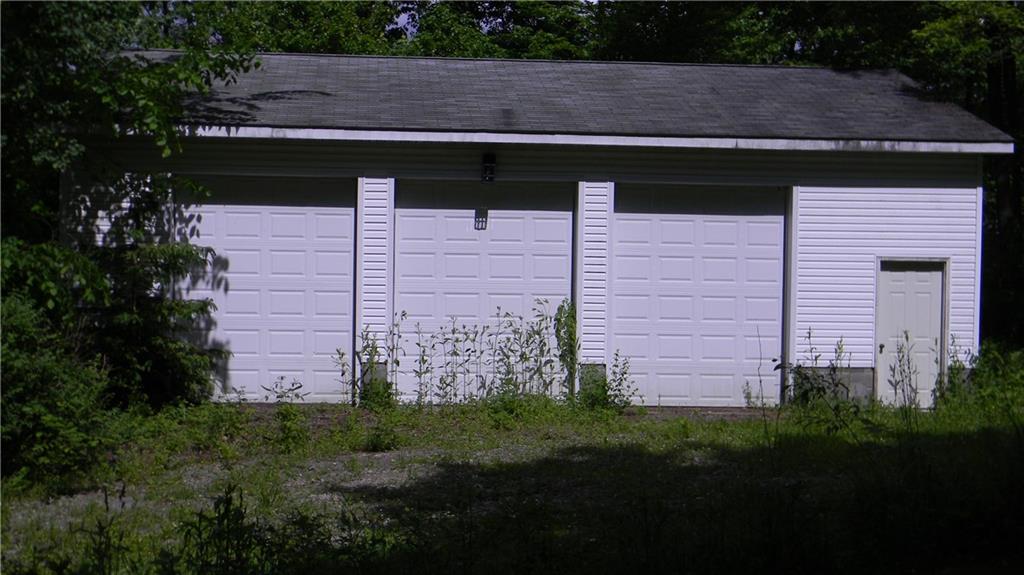 146 Highland View Road New Castle, PA 16101 - Photo 22 of 22 3 Car Garage