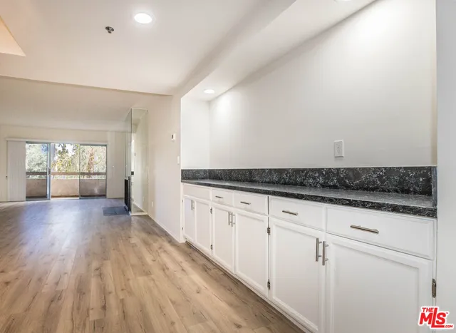 $6,350 | 410 South Barrington Avenue, Unit 205, Los Angeles, CA 90049