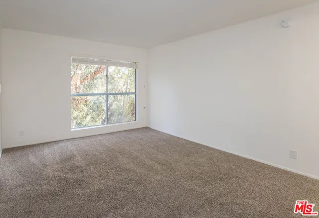 $6,350 | 410 South Barrington Avenue, Unit 205, Los Angeles, CA 90049