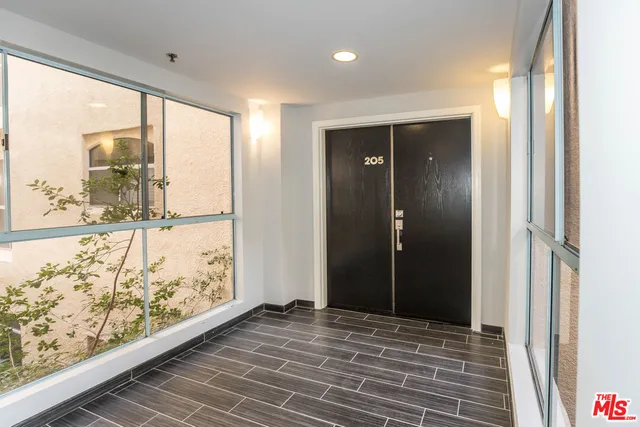 $6,350 | 410 South Barrington Avenue, Unit 205, Los Angeles, CA 90049