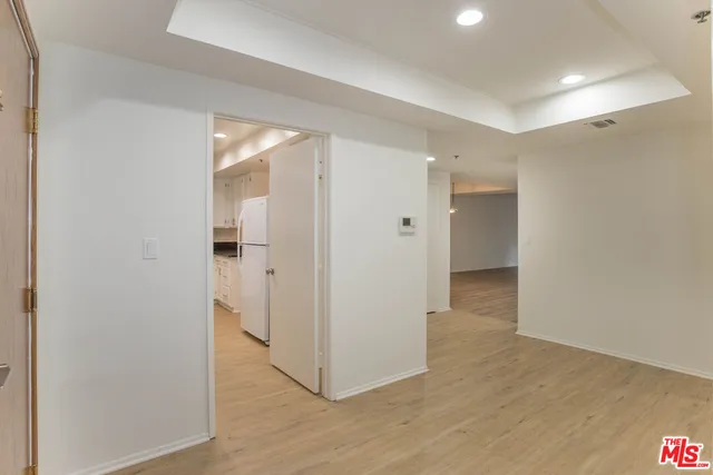 $6,350 | 410 South Barrington Avenue, Unit 205, Los Angeles, CA 90049