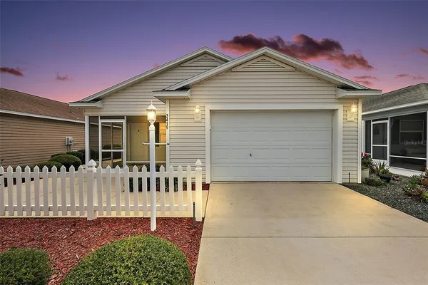 $285,000 | 3419 Carrabelle Court, The Villages, FL 32163