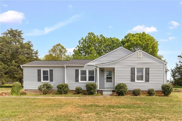 $200,000 | 5825 Reynolda Road, Winston-Salem, NC 27040
