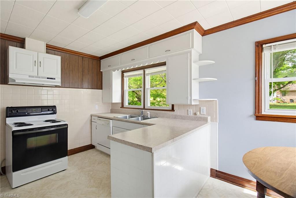 5825 Reynolda Road Winston-Salem, NC 27040 - Photo 12 of 31