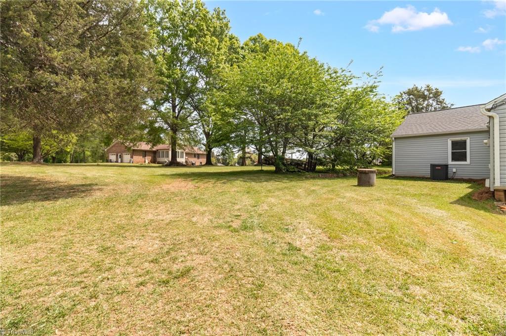 5825 Reynolda Road Winston-Salem, NC 27040 - Photo 27 of 31