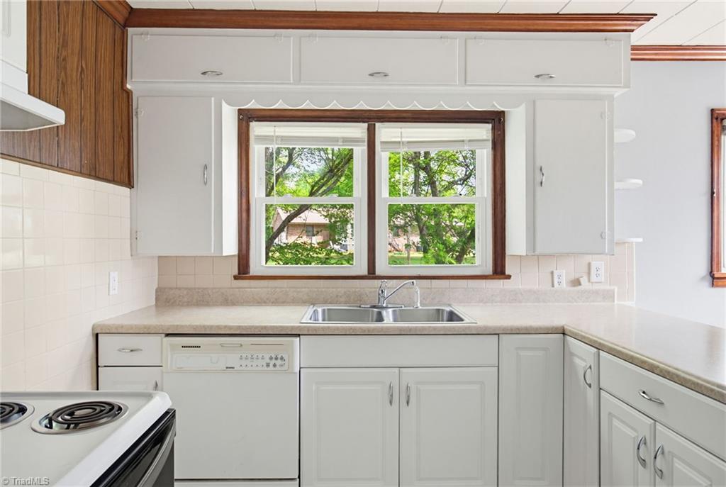 5825 Reynolda Road Winston-Salem, NC 27040 - Photo 9 of 31