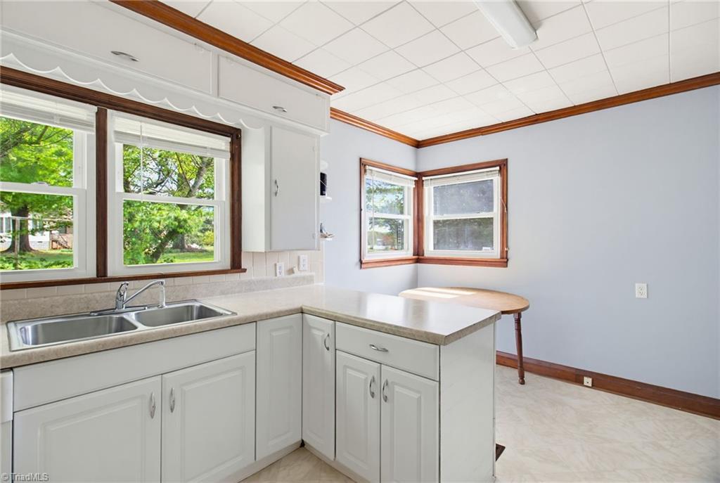 5825 Reynolda Road Winston-Salem, NC 27040 - Photo 10 of 31