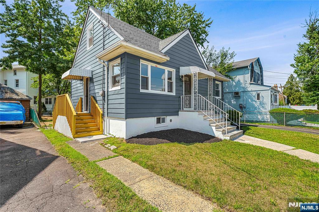 429 Wheatsheaf Road Roselle, NJ 07203 - Photo 5 of 39