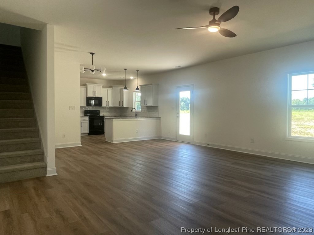 2078 Smith Road Hope Mills, NC 28348 - Photo 3 of 23 Gallery Image 3