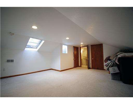 2048 Murdstone Road Upper St. Clair, PA 15241 - Photo 11 of 18 Bedroom. Upper area bedroom and bath