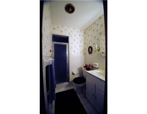 2048 Murdstone Road Upper St. Clair, PA 15241 - Photo 14 of 18 Full Bath.