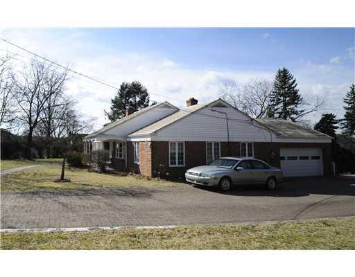 2048 Murdstone Road Upper St. Clair, PA 15241 - Photo 17 of 18 Exterior Front.