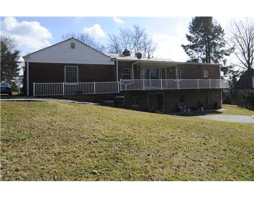 2048 Murdstone Road Upper St. Clair, PA 15241 - Photo 18 of 18 Exterior Back.