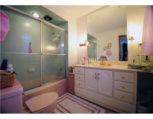 2048 Murdstone Road Upper St. Clair, PA 15241 - Photo 10 of 18 Master Bath/Spa.