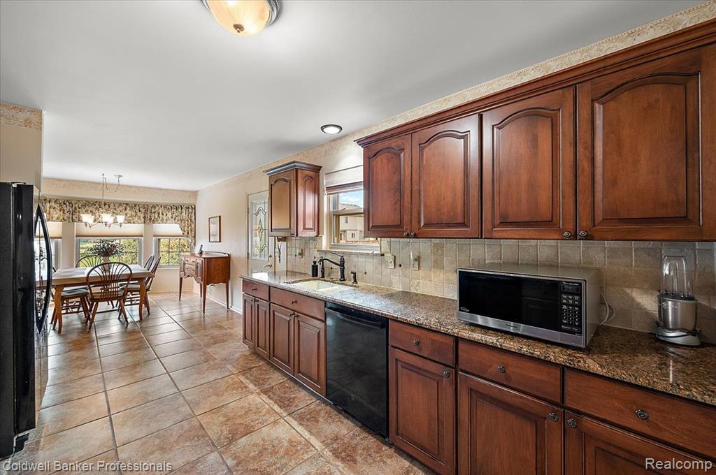 3406 Riverside Court Canton, MI 48188 - Photo 29 of 51