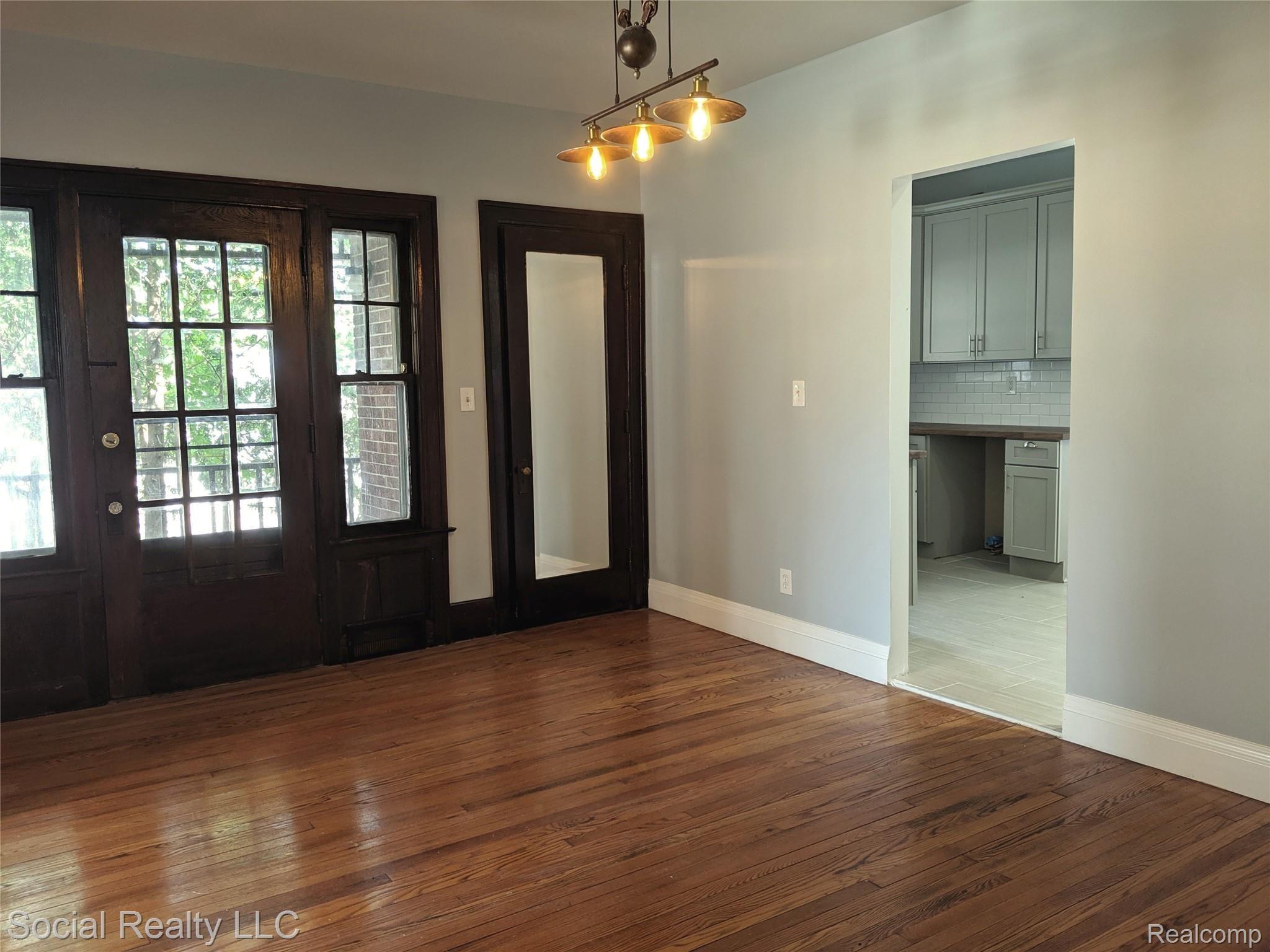15824 Charles R Avenue Eastpointe, MI 48021 - Photo 5 of 36 IMG_20190717_171055.jpg