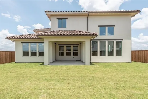 a view of a house with a tub