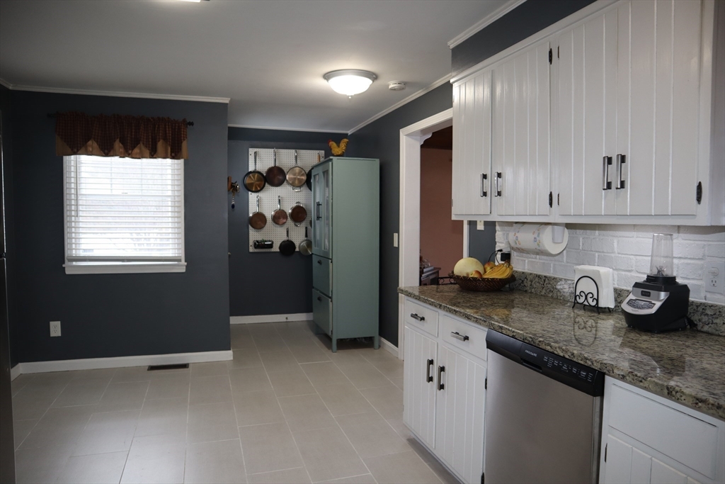 20 Maravista Road Worcester, MA 01606 - Photo 11 of 34 Gallery Image 11