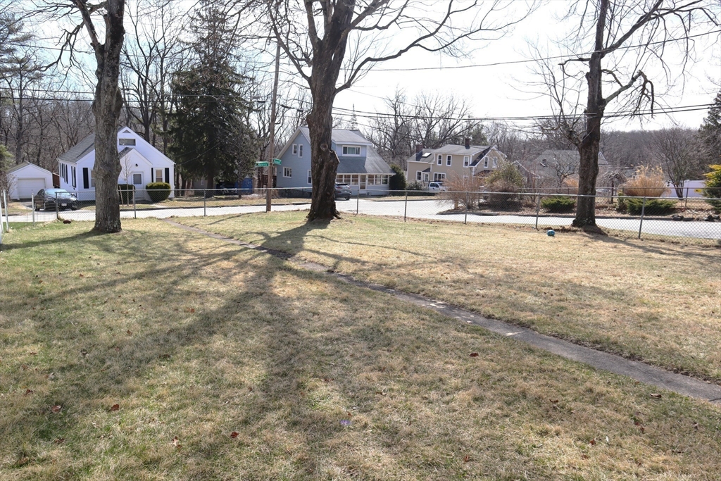 20 Maravista Road Worcester, MA 01606 - Photo 3 of 34 Gallery Image 3
