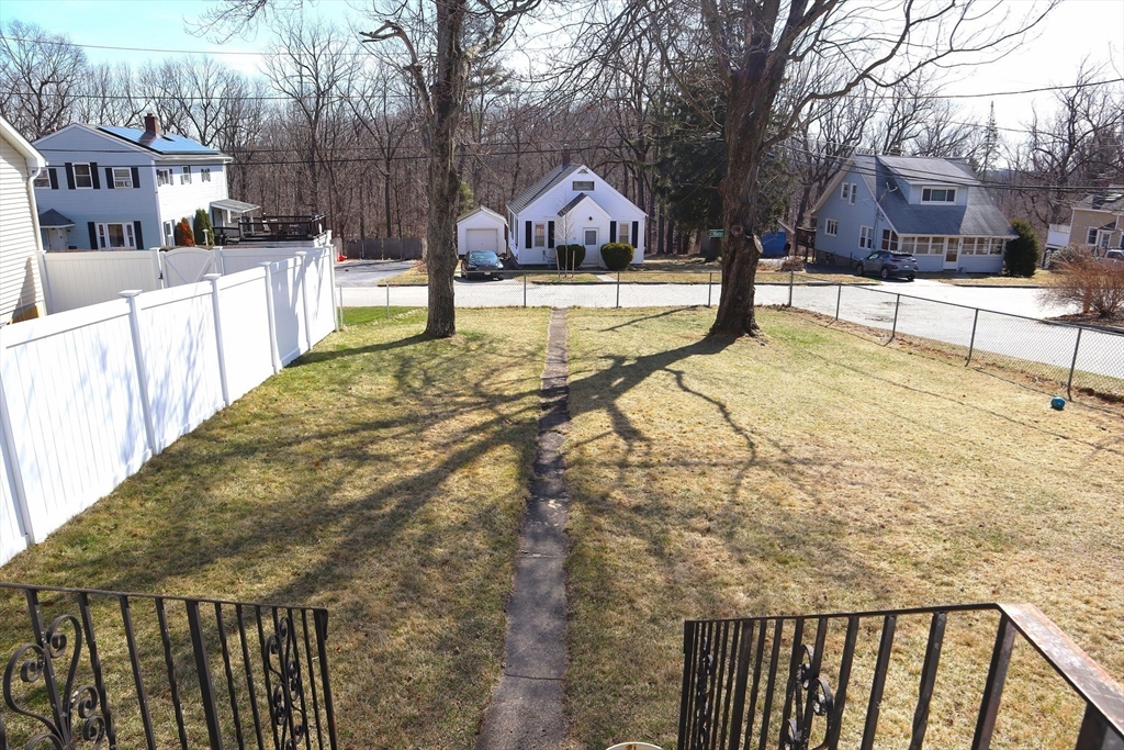 20 Maravista Road Worcester, MA 01606 - Photo 4 of 34 Gallery Image 4
