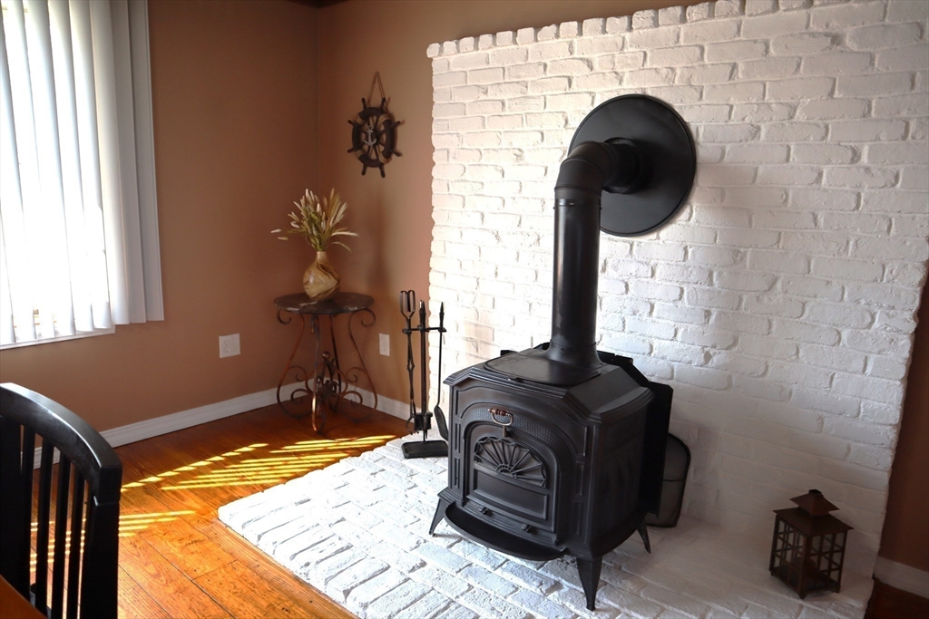 20 Maravista Road Worcester, MA 01606 - Photo 6 of 34 Gallery Image 6