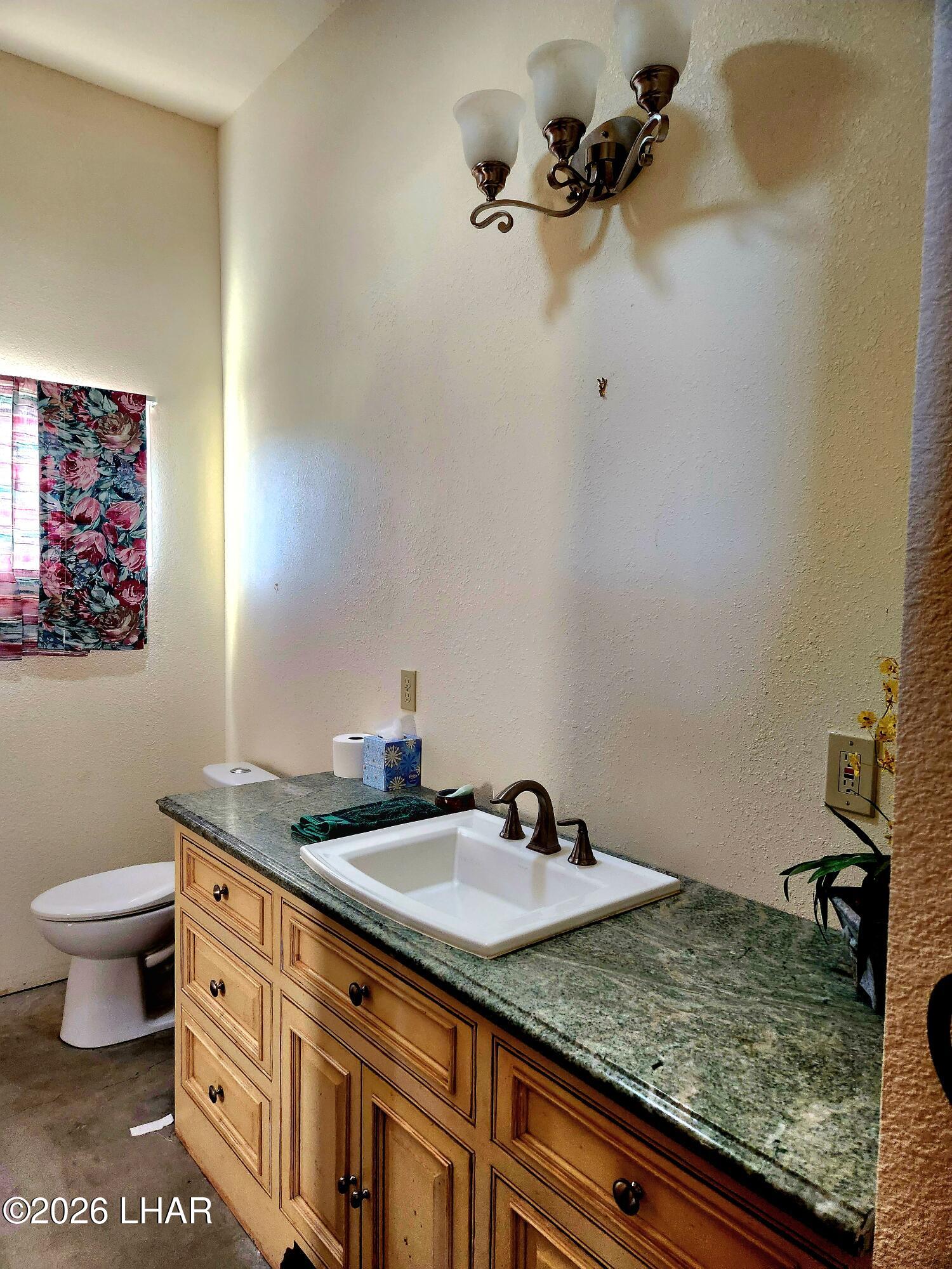 19310 South John Wayne Road Yucca, AZ 86438 - Photo 9 of 14 Bathroom