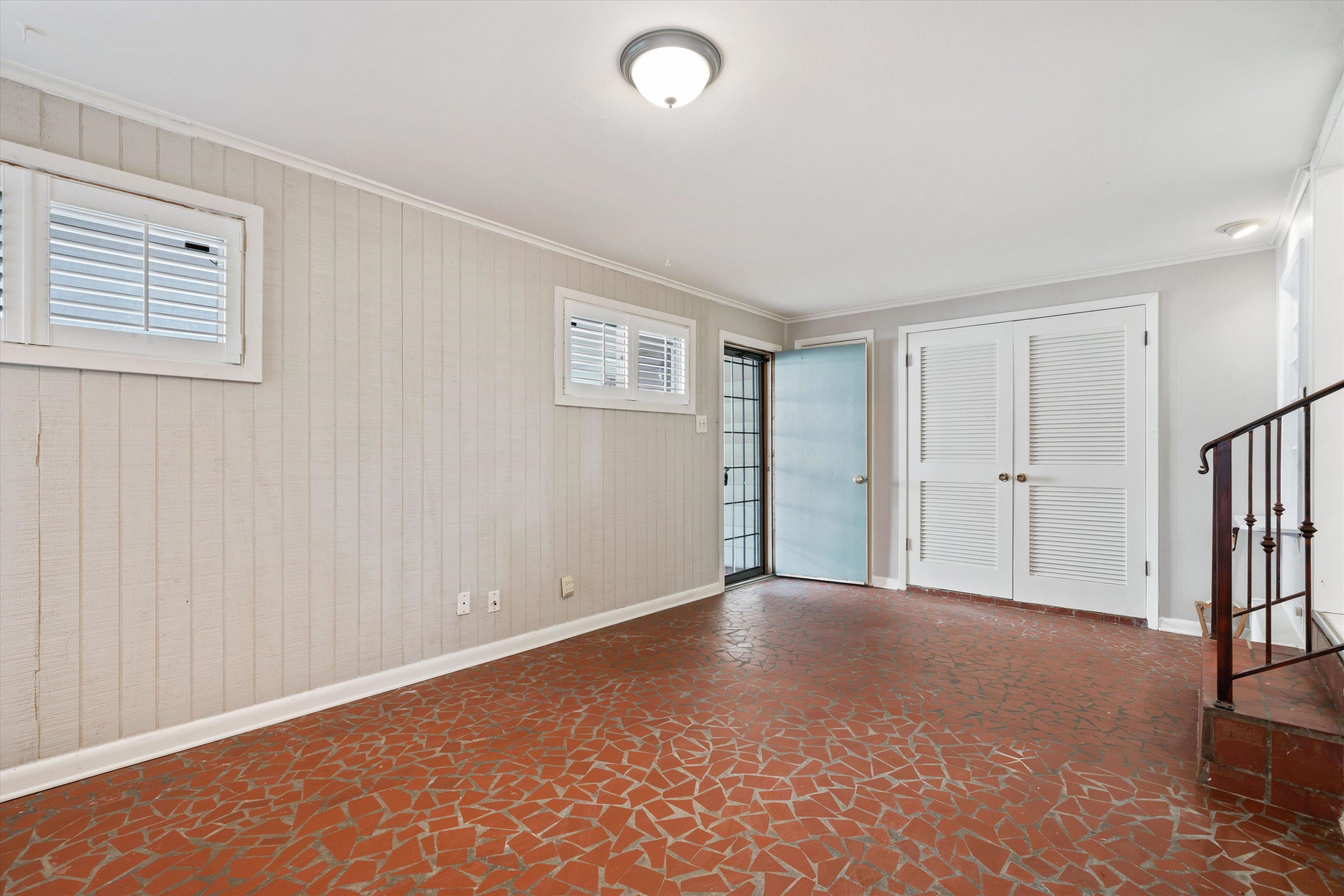 4863 Amboy Road Memphis, TN 38117 - Photo 23 of 26 a view of an empty room with window