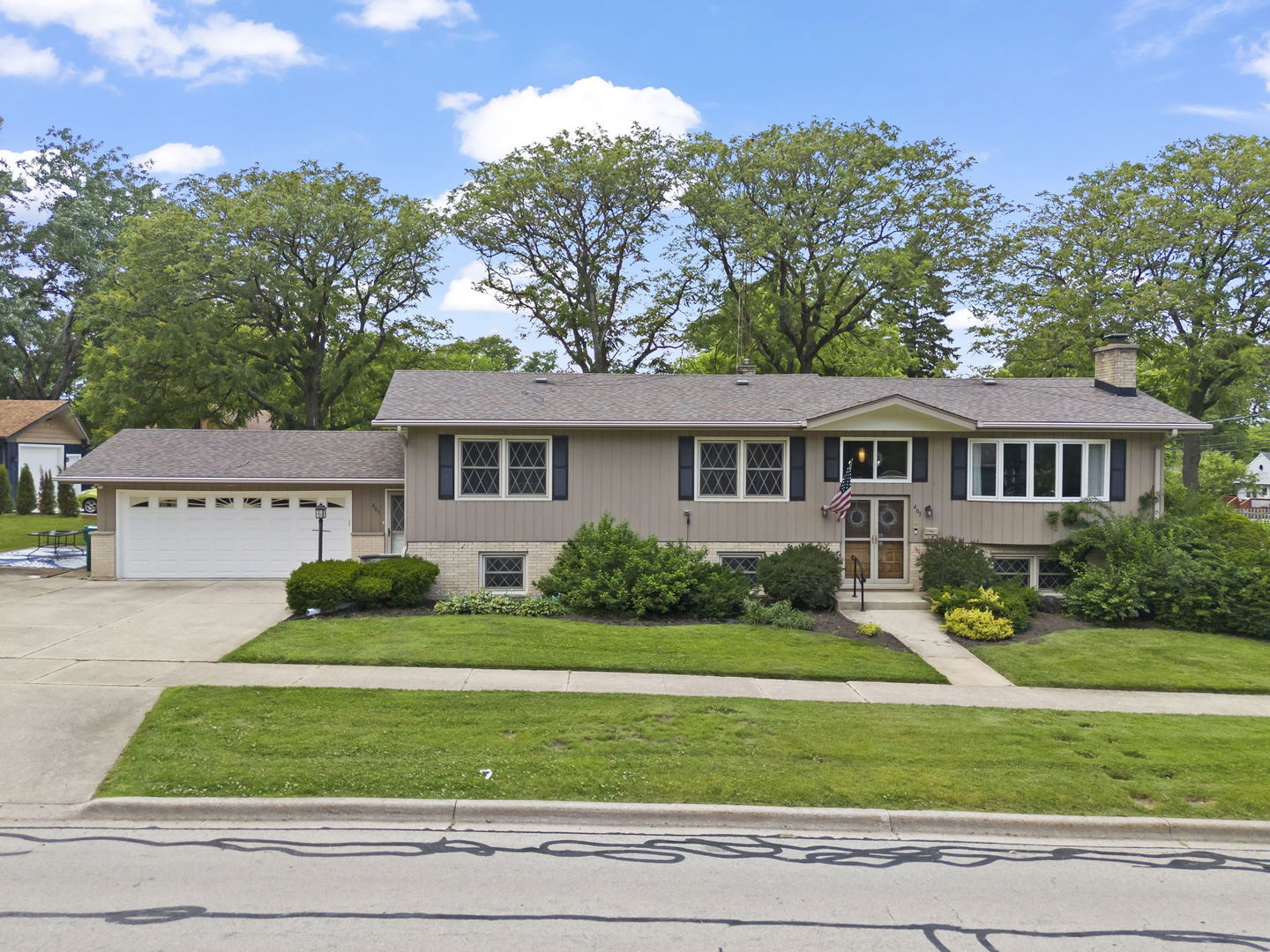 403 West Harding Road Lombard, IL 60148 - Photo 2 of 33