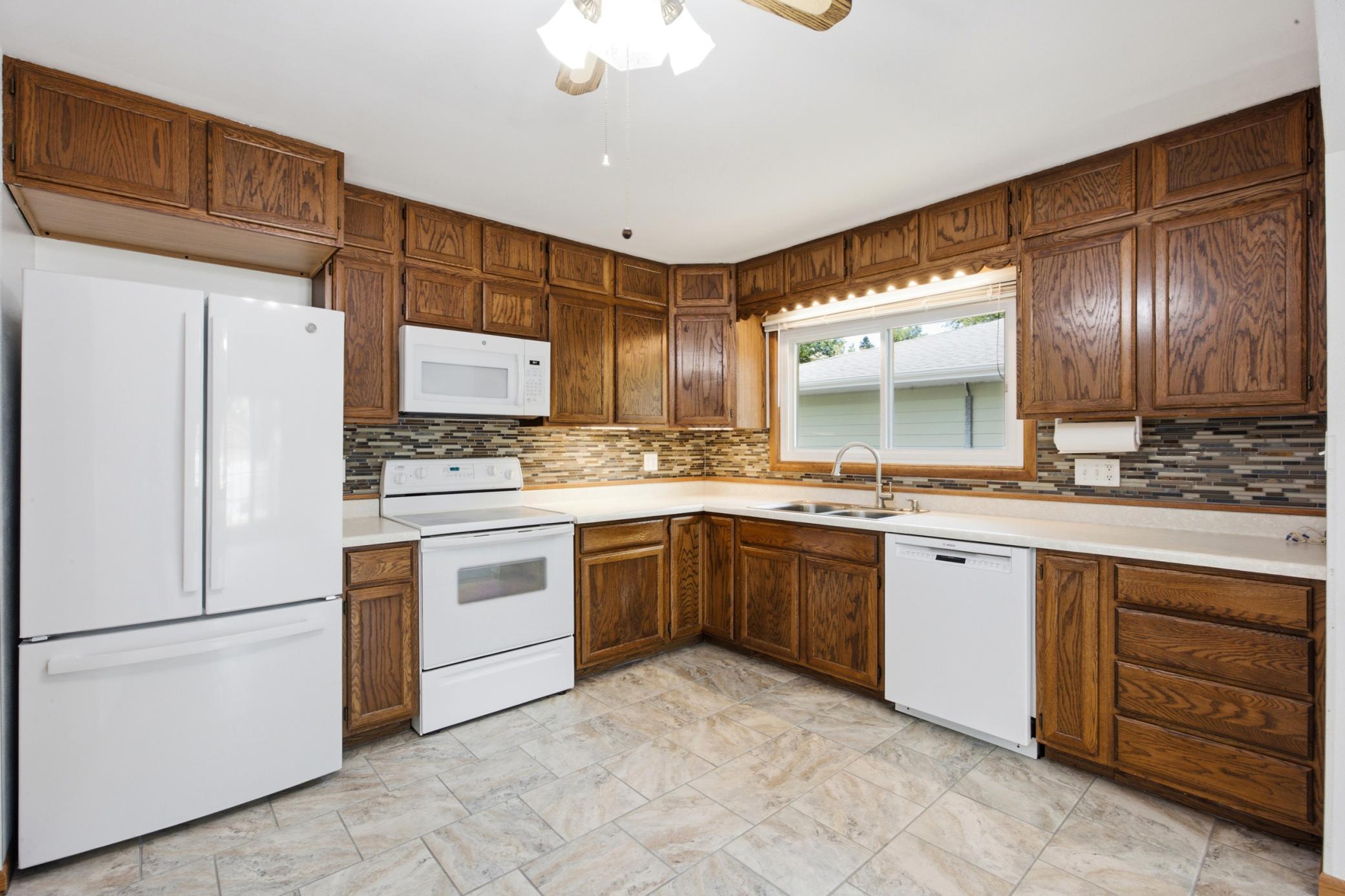 3030 8th Street North Fargo, ND 58102 - Photo 5 of 27