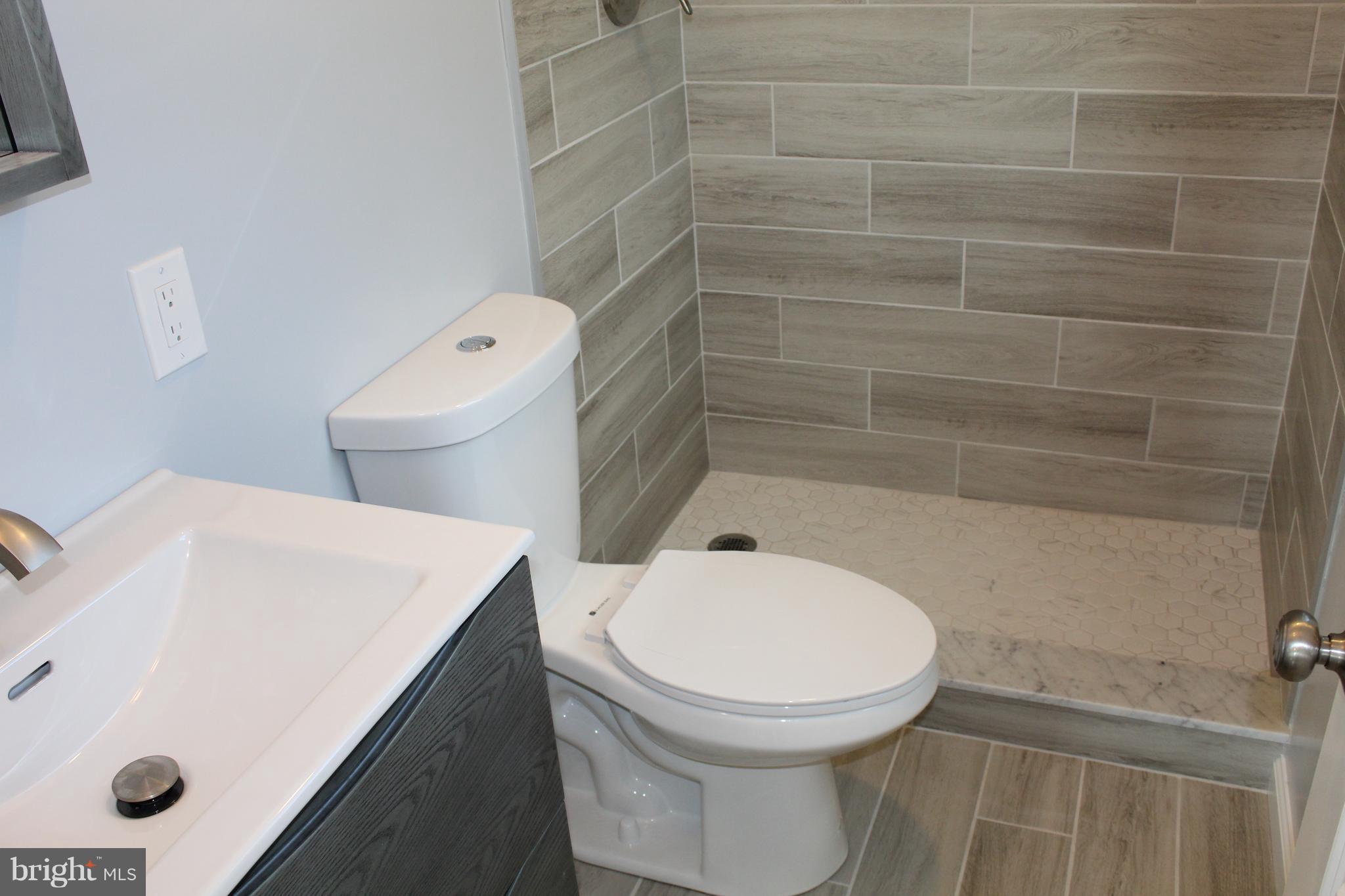 12 Brookline Road Warminster, PA 18974 - Photo 11 of 24 Master Bath