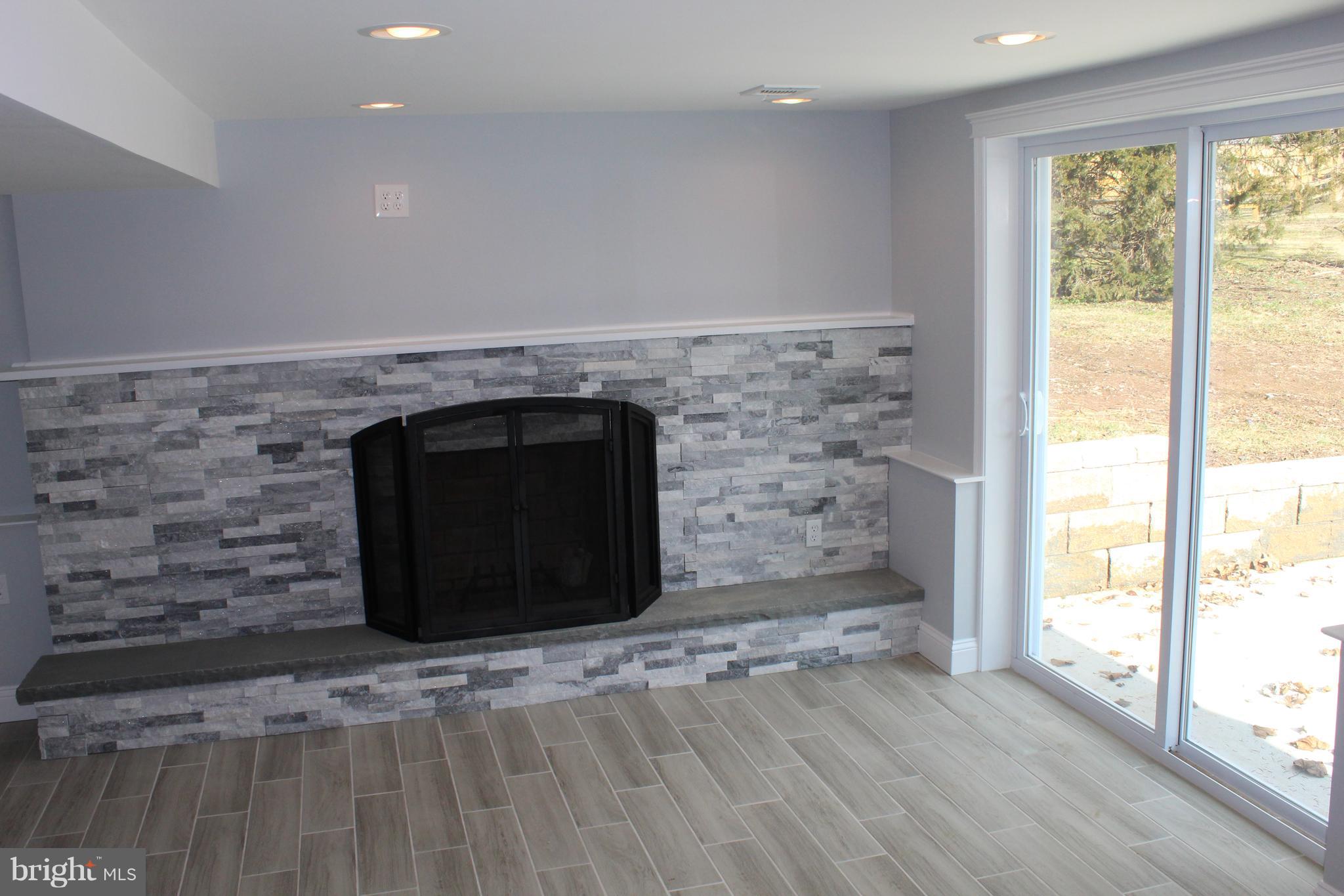 12 Brookline Road Warminster, PA 18974 - Photo 8 of 24 Family Room