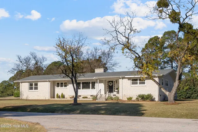 $439,500 | 4401 Country Club Drive North, Wilson, NC 27896