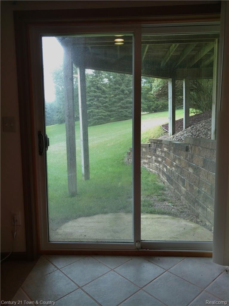 217 Whims Court Rochester, MI 48306 - Photo 23 of 27 IMG_20161003_114006583.jpg