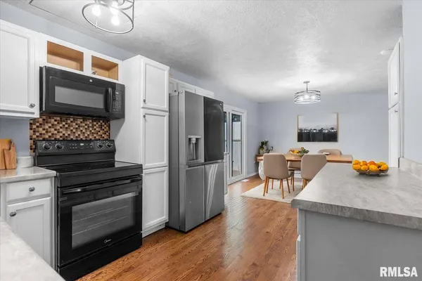 $259,900 | 160 Lebeau Street, New Berlin, IL 62670