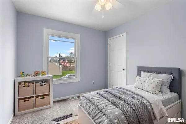 $259,900 | 160 Lebeau Street, New Berlin, IL 62670
