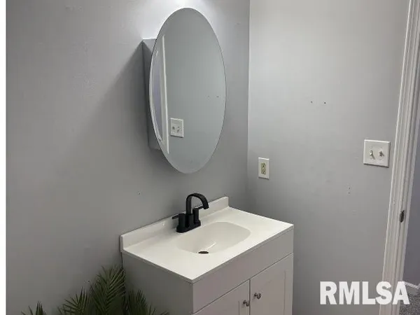 $245,000 | 160 Lebeau Street, New Berlin, IL 62670