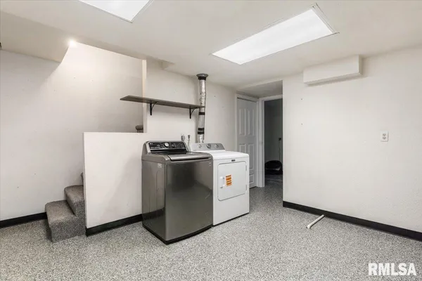 $245,000 | 160 Lebeau Street, New Berlin, IL 62670