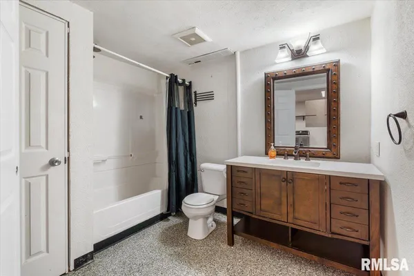 $245,000 | 160 Lebeau Street, New Berlin, IL 62670