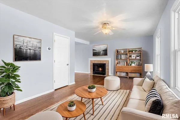 $259,900 | 160 Lebeau Street, New Berlin, IL 62670