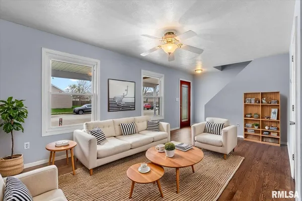 $259,900 | 160 Lebeau Street, New Berlin, IL 62670