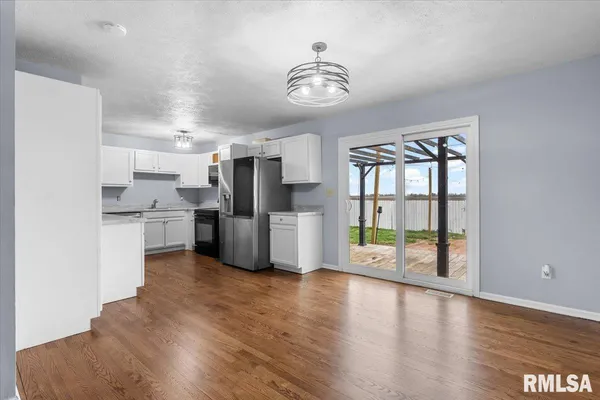 $245,000 | 160 Lebeau Street, New Berlin, IL 62670