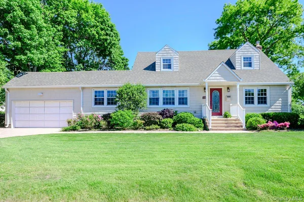 $700,000 | 1401 Herzel Boulevard, West Babylon, NY 11704