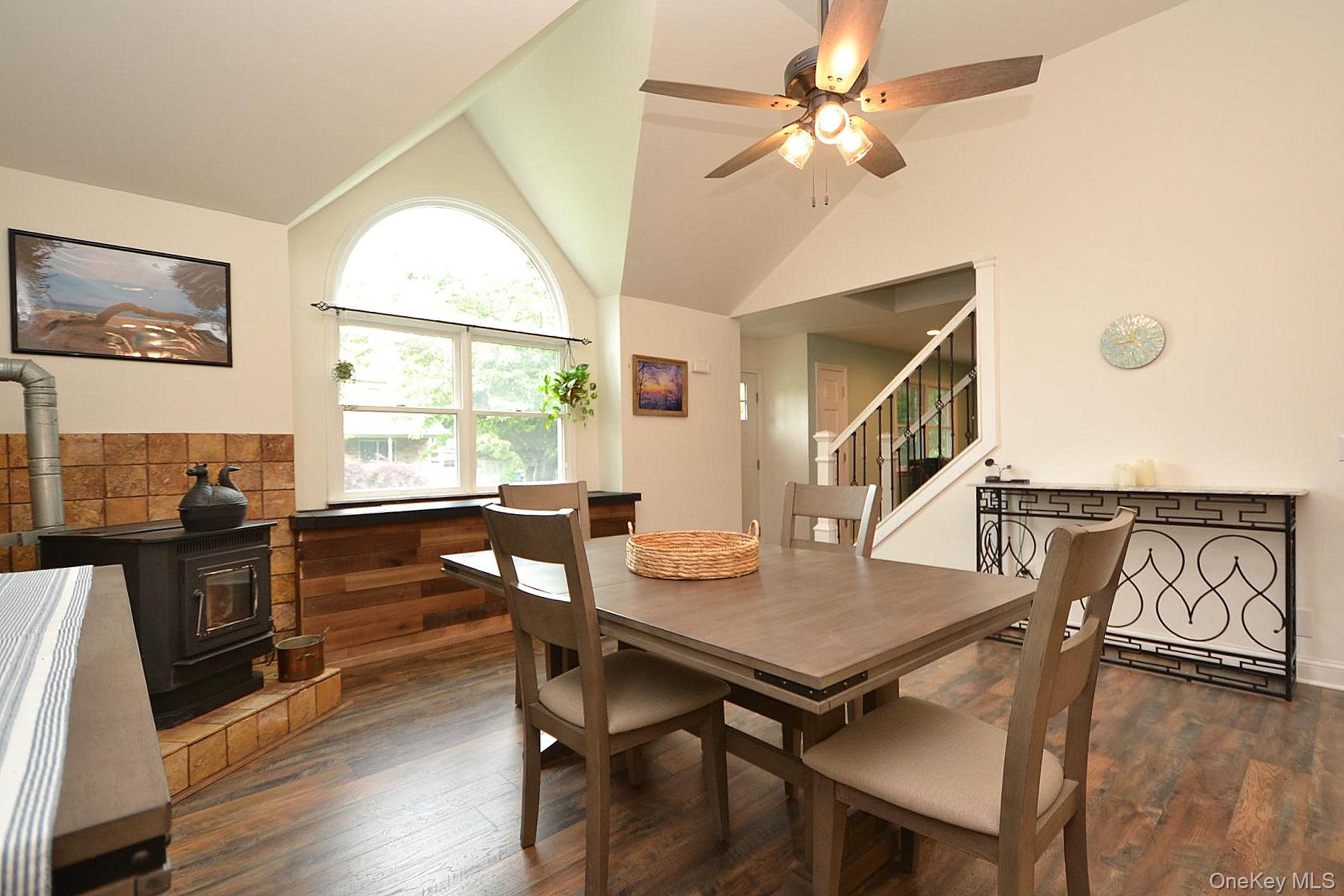 19 Fountain Road Rocky Point, NY 11778 - Photo 12 of 32