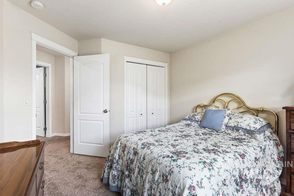 2924 27th Street Clarkston, WA 99403 - Photo 17 of 36 Bedroom featuring carpet flooring and a closet