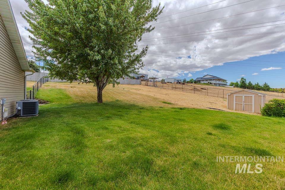 2924 27th Street Clarkston, WA 99403 - Photo 31 of 36 View of yard with a shed