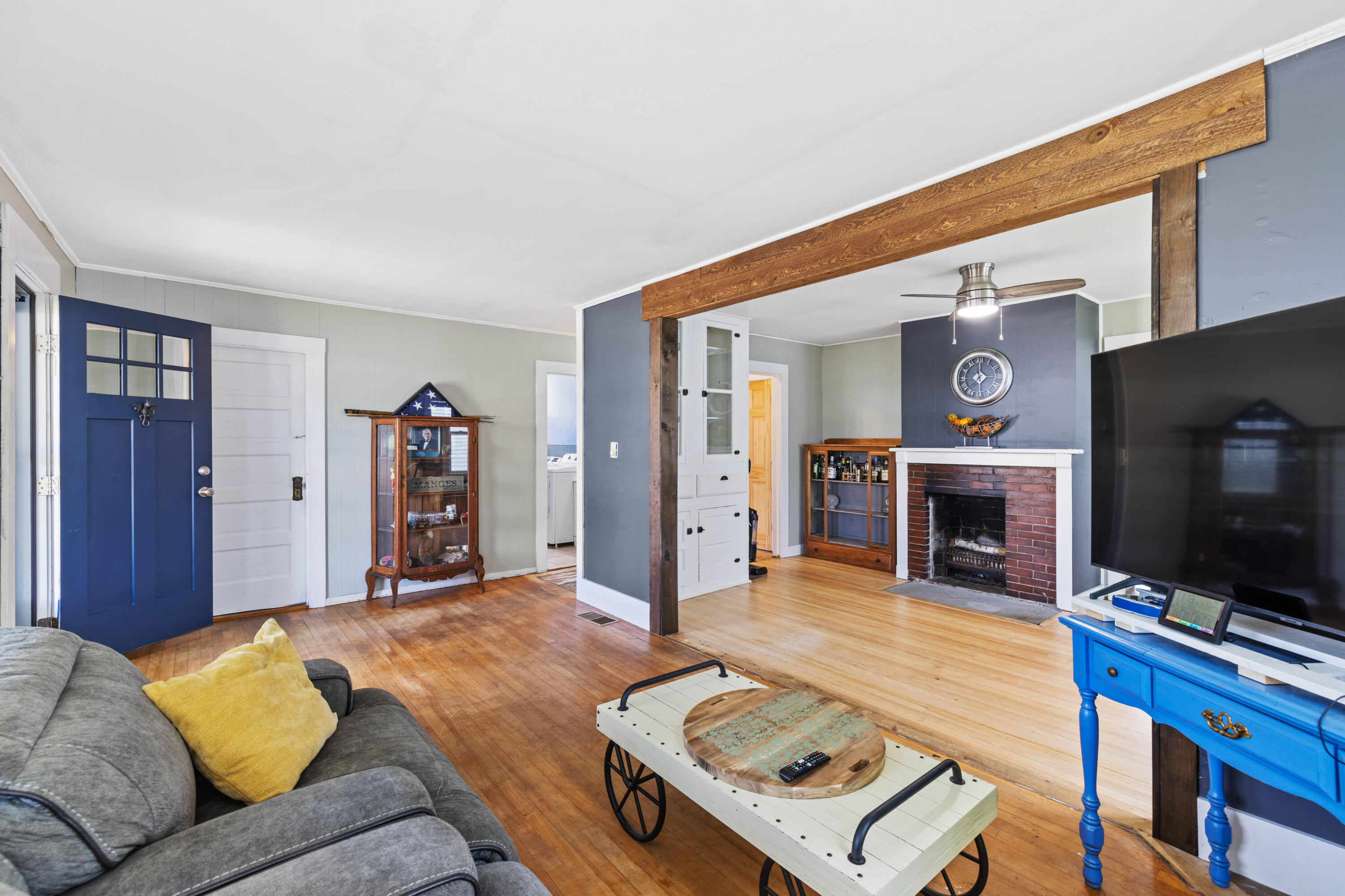 183 Graham Street Biddeford, ME 04005 - Photo 9 of 27 Living room