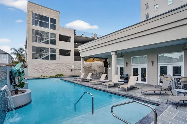 $1,350 | 1205 St Charles Avenue, Unit 513, New Orleans, LA 70130