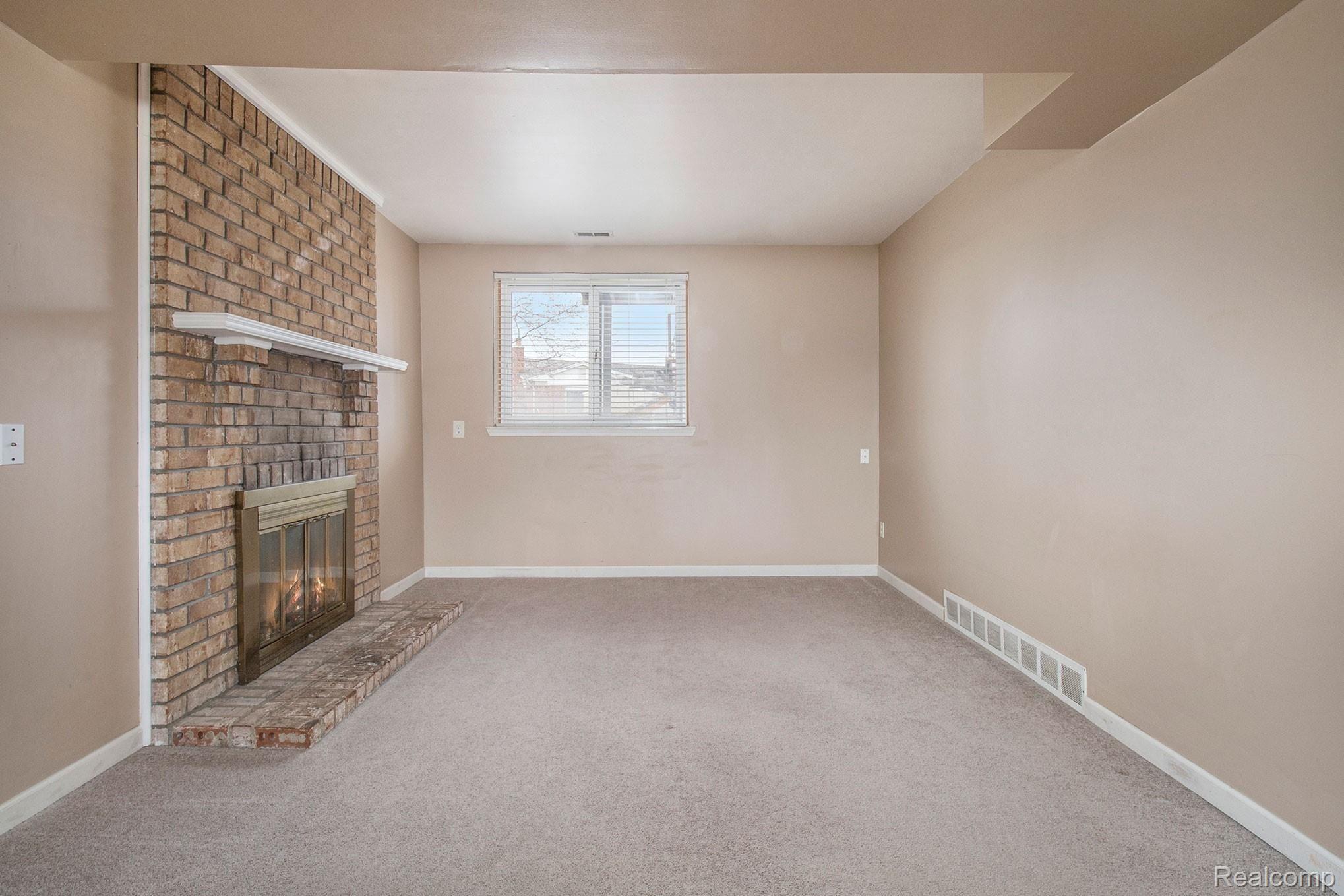 6335 Raintree Drive Canton, MI 48187 - Photo 38 of 46 IMG_2914.jpg