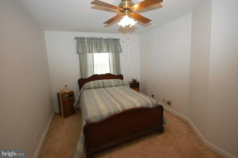 3913 Inner Circle Baltimore, MD 21225 - Photo 8 of 15 Master bedroom